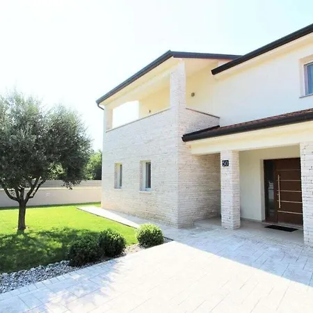 Villa Alex Exclusive With Pool Poreč