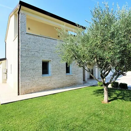 Villa Alex Exclusive With Pool Poreč