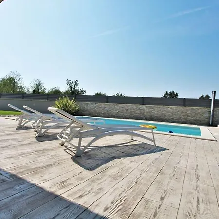 Alex Exclusive With Pool Poreč
